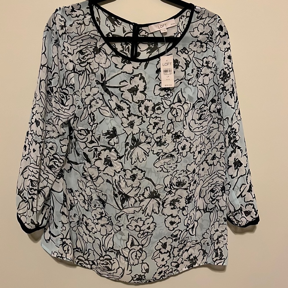 🌻NWT Loft LP Blouse